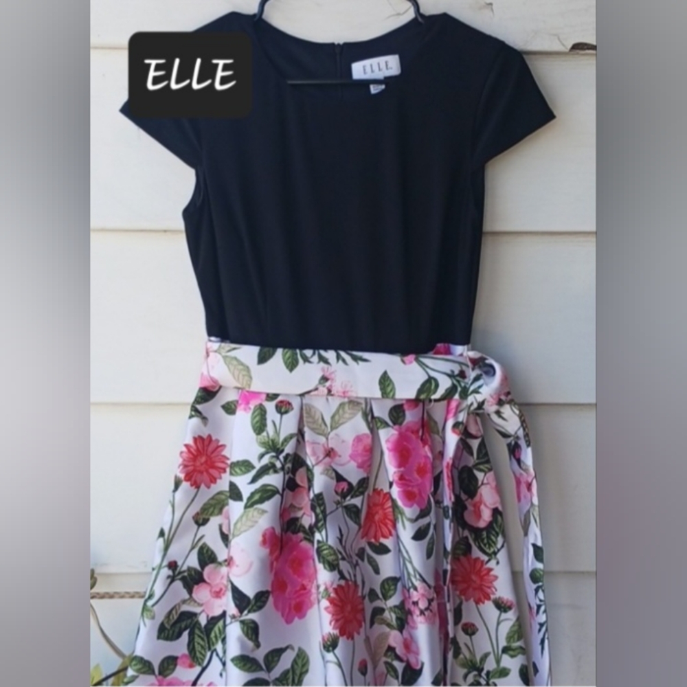 ELLE floral dress womens size small fit n flare style Spring flowers